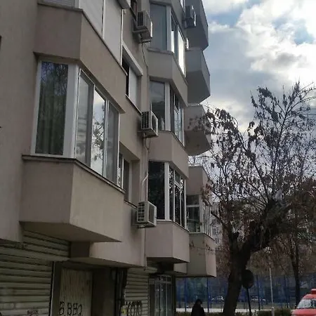 Georgi Izmirliev *